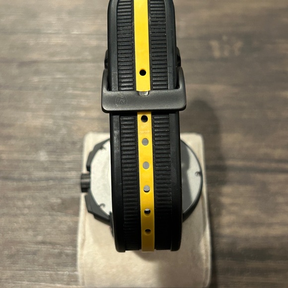 Ferrari Fast Lap Men’s Watch - Picture 3 of 4